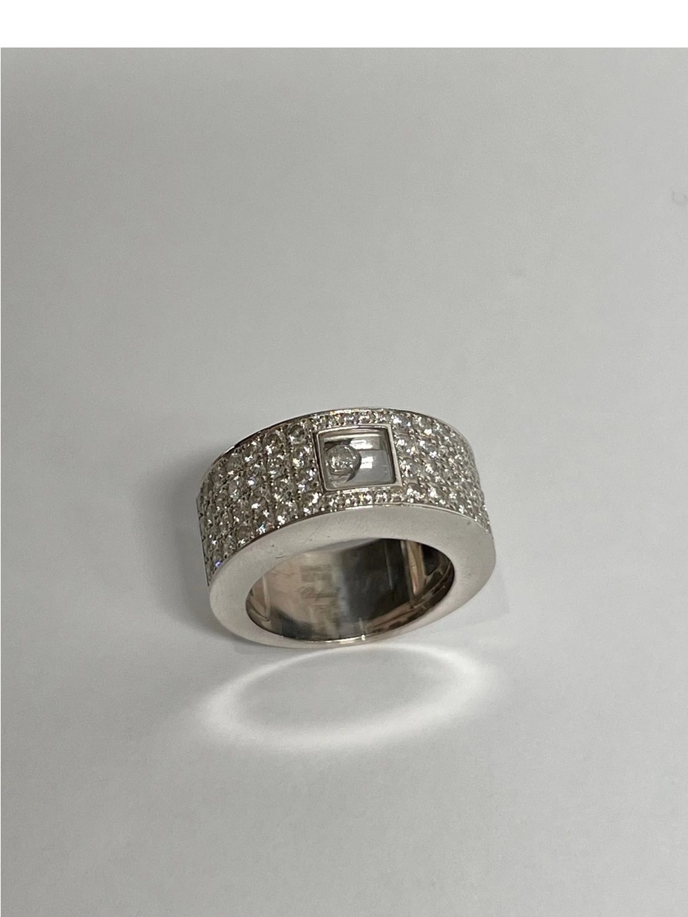 Chopard 18k white gold Pavé happy diamond